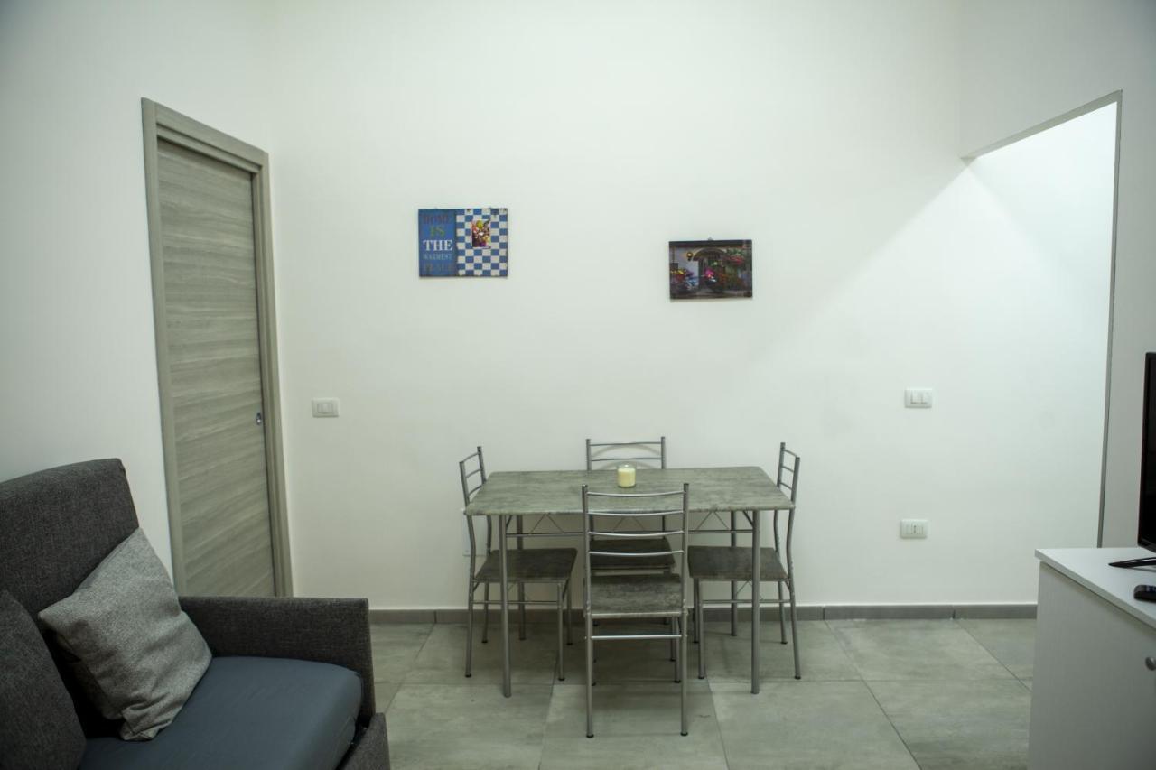 Na' Stanza In Piazza Apartment Neapel