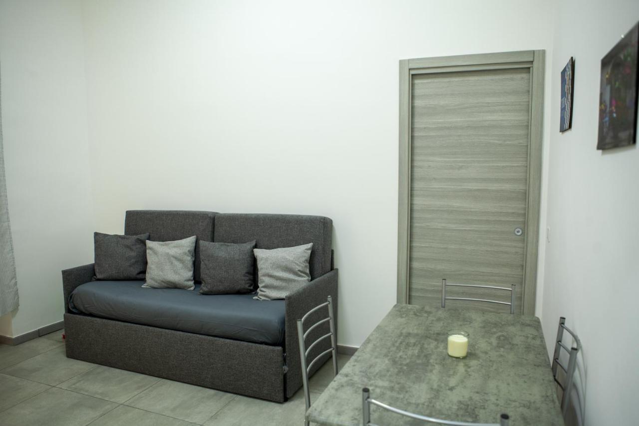 Na' Stanza In Piazza Apartment Neapel